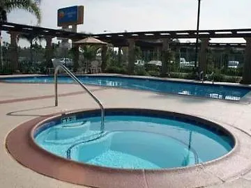 Stanford Inn & Suites Anaheim